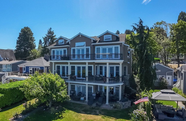 GO MARINERS! Bella Vita Celebrates the Mariners' ALCS-Exclusive Fan Discount!