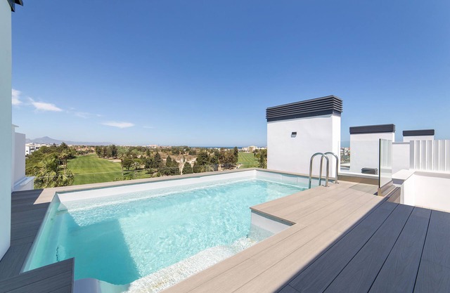 Gold Penthouse 3 bedrooms