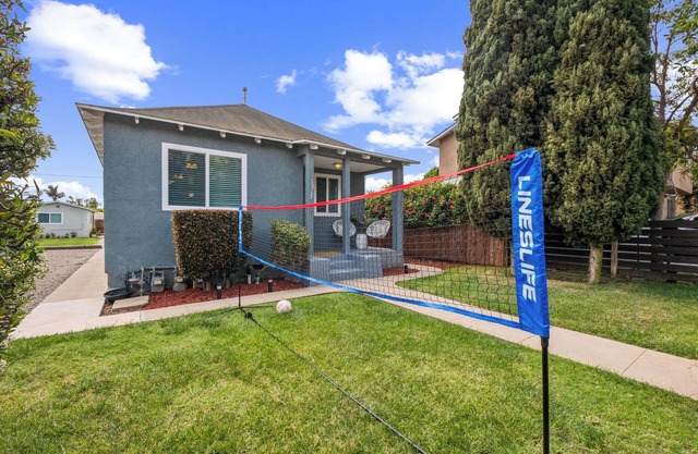 Golden Hill 3BR Sleeps 8 Near Zoo & Downtown