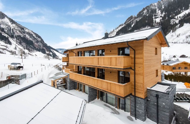 Golden Lodges Rauris Resort with parking