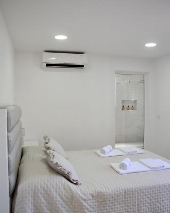 Golden Moon, Ponta do Sol