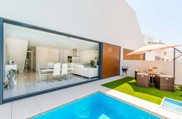 Golden Nelly V3 with private pool