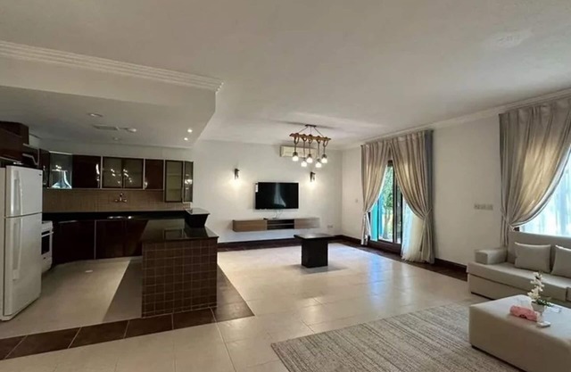 Golden Square Resort