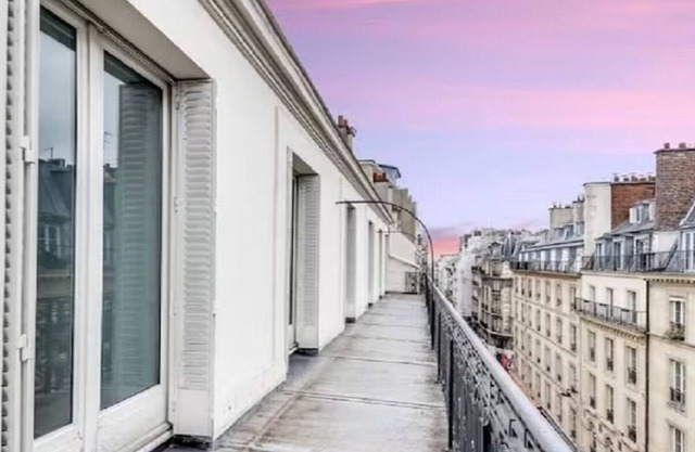 Golden Triangle Gem | 200m² Parisian Glamour on the Champs-Elysées