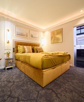 GoldPearl Amiens Suite LuxeDouche Sensorielle Hyper Centre