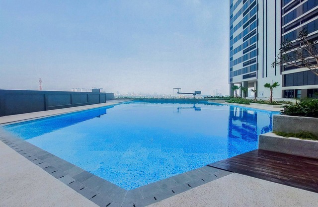 Good And Warm 2Br At Collins Boulevard Apartment