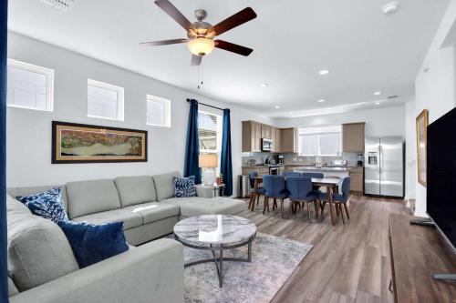 Gorgeous 2 BDR Cottage Minutes to Everything NBTX