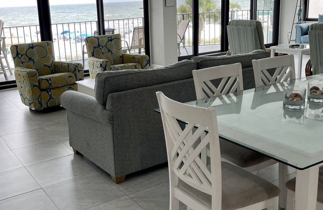 Gorgeous 2nd floor corner unit, 2BR 2 BA, awesome beach view, free beach chairs