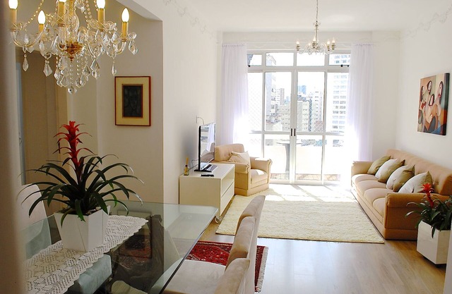 Gorgeous 3 bedroom apartment and balcony in Curitiba History Center.