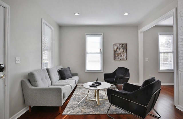 Gorgeous 4brm/3bath home in Old North