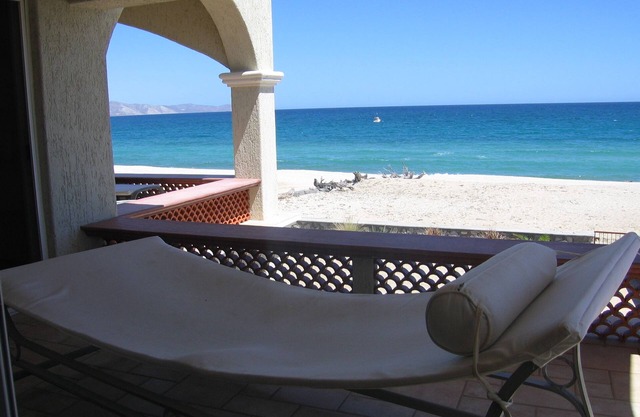 Gorgeous Beach Front Villa on the Sea of Cortez in Baja