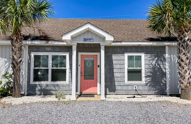 Gorgeous coastal home with plenty of space and easy beach access