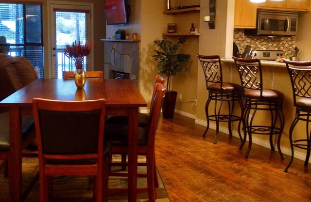 Gorgeous Condo - Walk To Eagle Express/Chair 15! Pet Friendly!