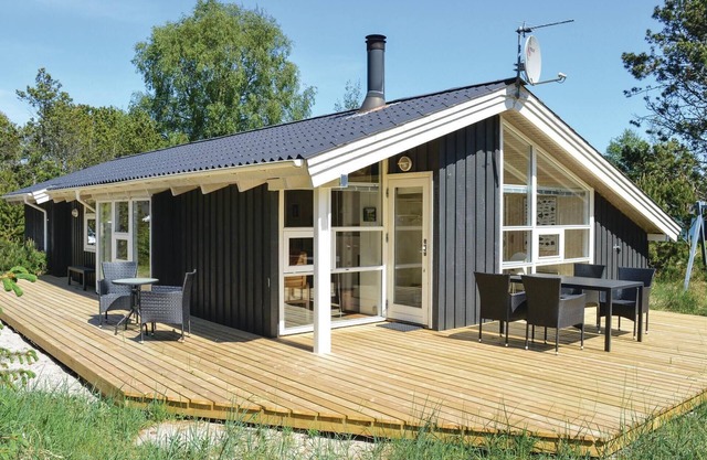 Gorgeous home in ålbæk with kitchen