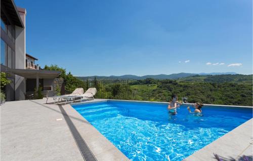 Gorgeous Home In Dobrovo V Brdih