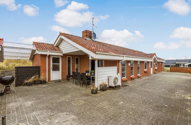 Gorgeous home in Hvide Sande with sauna