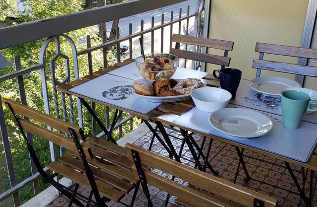 Gorgeous and spacious apartment walking distance from beach