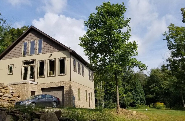 Gorgeous Mountain Home 1 Min from Lake