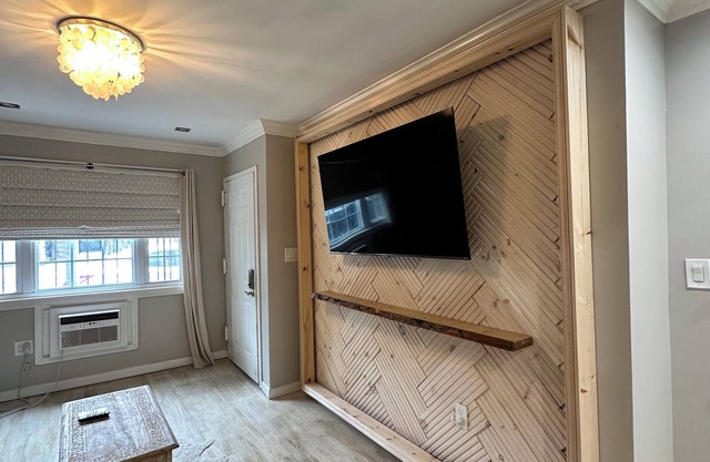 Gorgeous newly renovated 2 bedroom pad. From Brooklyn with love.