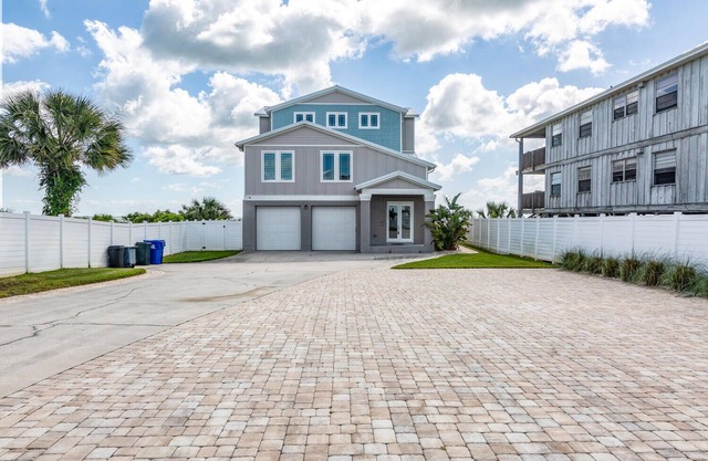 Gorgeous Oceanfront Home-5 bedroom beach house w/pool – Perfect for families