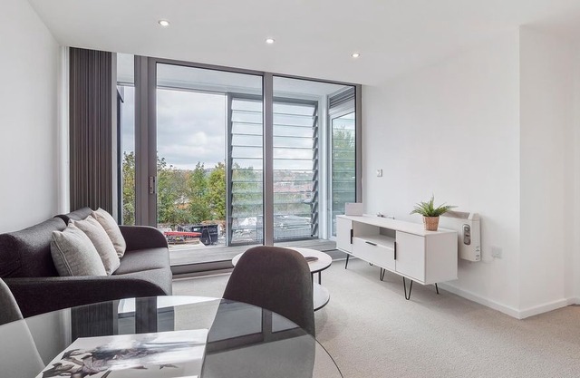 Gorgeous Open Plan 1BR in Sheffield