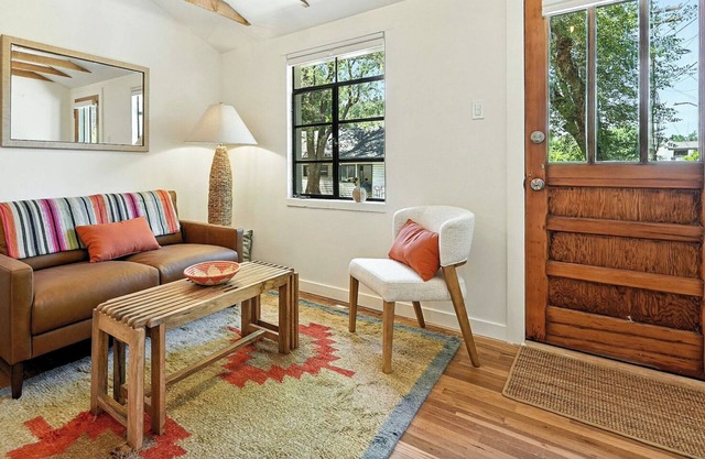 Gorgeous Refurbished Vintage Apt in the Heart of Boulder