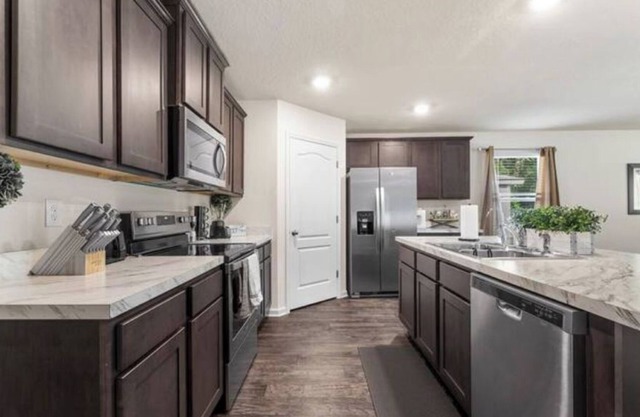 Gorgeous Street View Private Room in a home