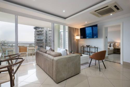 Gorgeous Three Bedroom 501 Sea Facing Gem