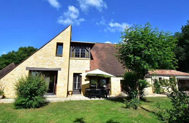 Gorgeous Villa in St. Julien-De-Lampon with Private Pool & Centre Nearby