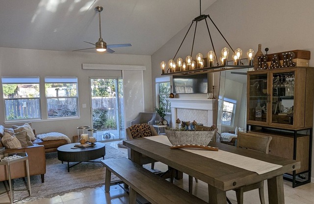 Gorgeous Yountville Pet-Friendly home - 2 beds & office - walk to downtown!!