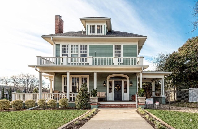 Gorman House-As Seen On HGTV's Fixer Upper Silos Downtown Baylor McLane Stadium