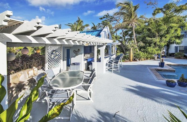 Grace Bay Beach Ocean Villas