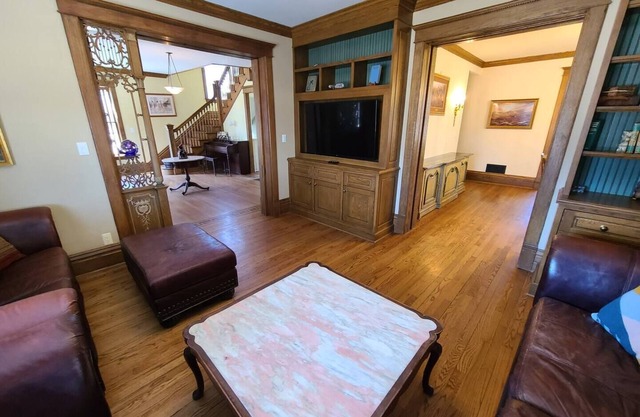 Grand 1800s Victorian Gem: Updated/by Downtown