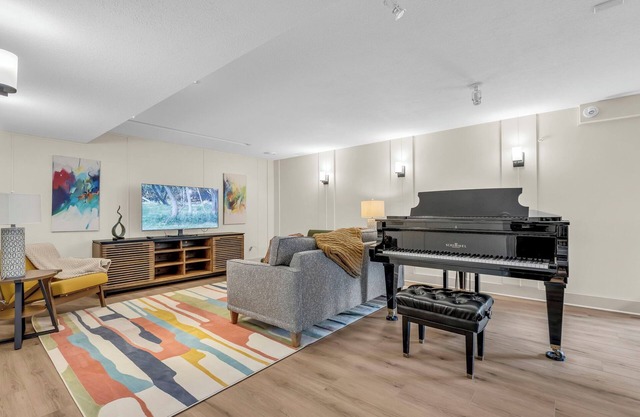 Grand Piano Suite. Stay inspired. Stay in style.