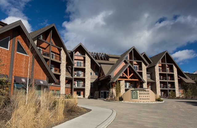 Grande Rockies Resort