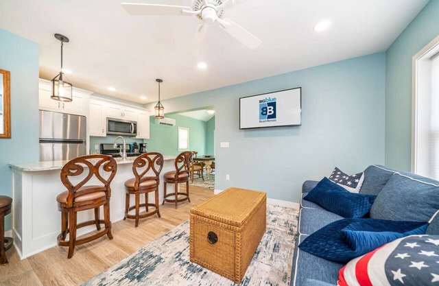 Grant Cottage by Paw Paw Lake