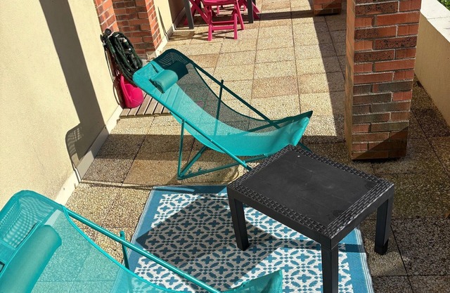 Granville, 50m from the sea, on the garden level, nice and cosy apartment-terrace for 2 persons