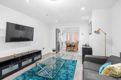 Gravesend 3 Beds By JADA Homes