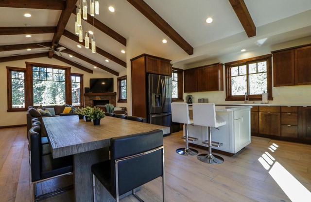 Gray Bear 446 Home