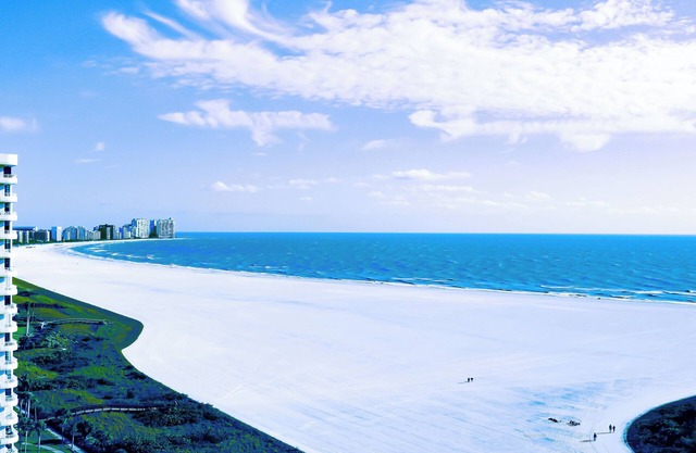 Great Beach Views, Direct Access, Pickleball, New Kitchen & Heated Pool! Tower 3