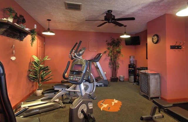 Great location near beaches, shopping and restaurants