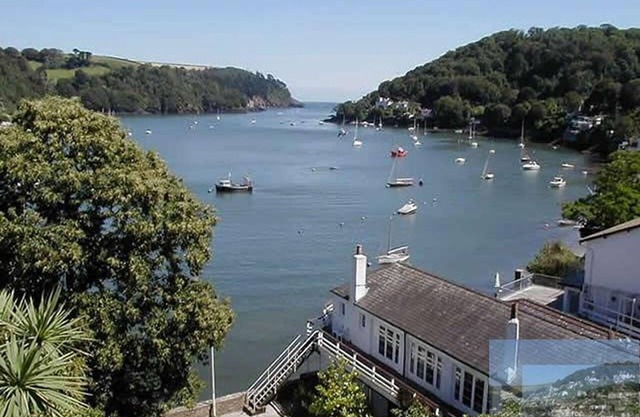 Great location. Outside space. Easy parking. Convenient for two beaches and town