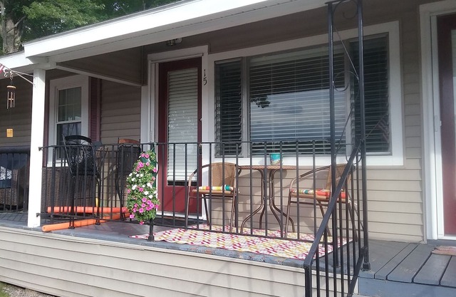 Great location with lake views ,pool and private beach.