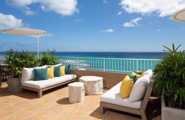 Great Relaxing Overnight Stay! 2 Comfortable Units, Beachfront Property, Pool