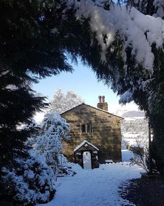 Greave farmhouse 3-Bed Cottage in Todmorden