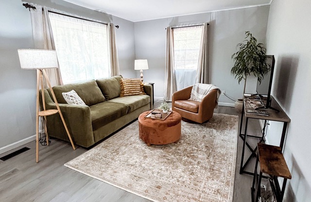 Green Cottage/Explore Trails, Ride Bikes & Golf!