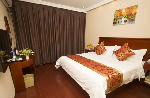 GreenTree Inn High-tech Zone Shandong University Bathing Beach Hotel