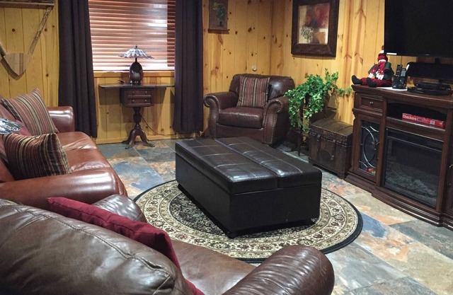 Greer Cabin Guest House #110 @ Riverbend