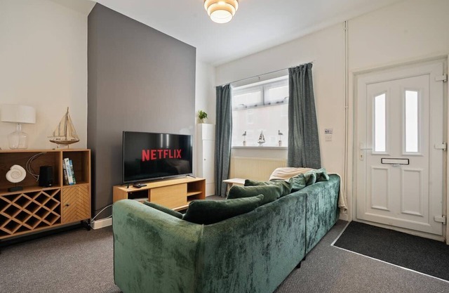 Grimsby City Centre Stay | Free Parking