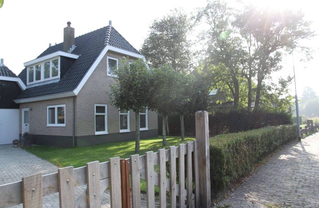 Groet Villa Stay with Garden Views